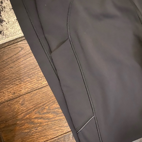 Ladies new condition lululemon leggings - Picture 2 of 4